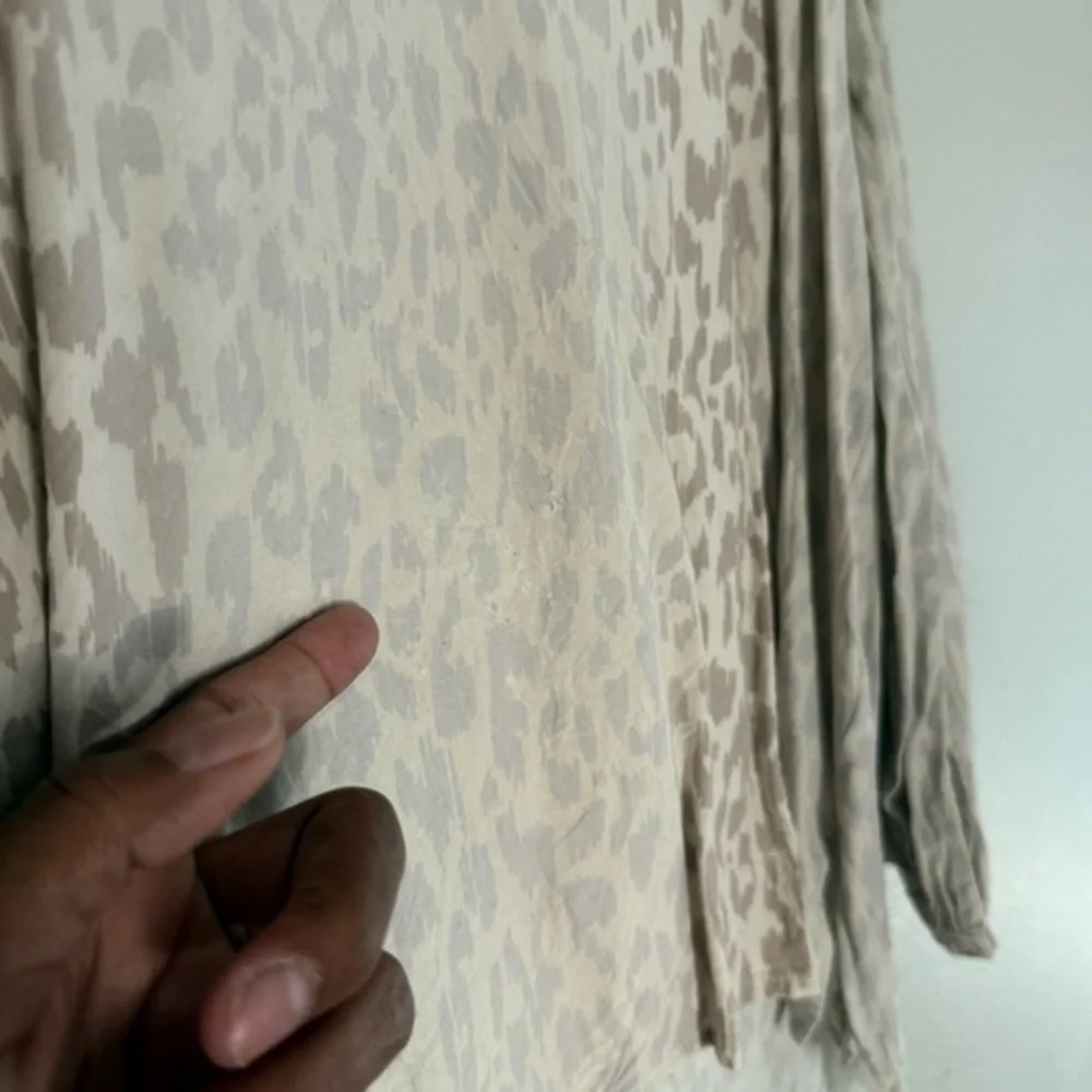 Johnny Was Calme Post Yoga Pullover Blouse BOHO Cream Cheetah Stripe Sz Small - Picture 6 of 7